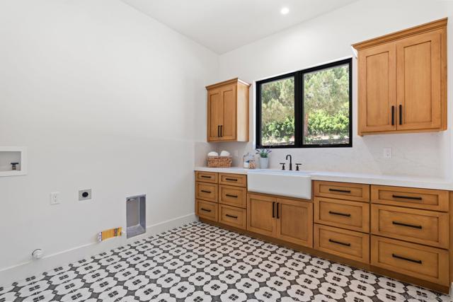 5120 Creek Oak Dr, Fallbrook CA: https://media.crmls.org/mediaz/a78fd3c6-3330-4473-a07a-e895d835907a.jpg