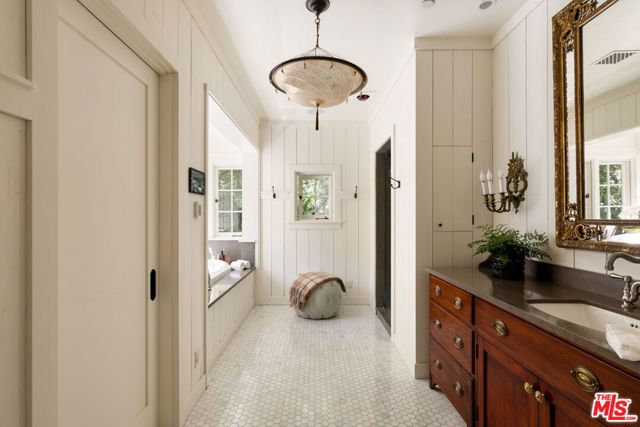 1900 Old Ranch Road, Los Angeles CA: https://media.crmls.org/mediaz/a78fd7fc-398d-4b16-87d8-5f702f705905.jpg