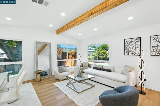 1717 Springbrook Rd, Lafayette CA: https://media.crmls.org/mediaz/a790339e-378b-4652-ab37-102ccce98920.jpg