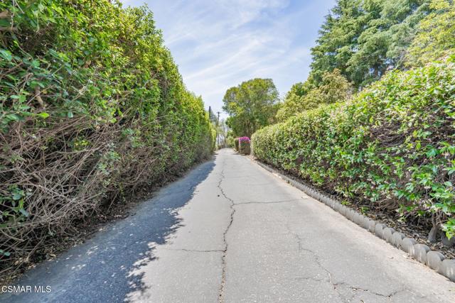 6564 La Cumbre Road, Somis CA: https://media.crmls.org/mediaz/a7908a45-cea0-4046-82b4-e0e1ce224306.jpg