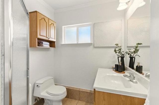 698 Emerald Hill Road, Redwood City CA: https://media.crmls.org/mediaz/a791352c-32d2-45c3-ab8f-db9585808bef.jpg
