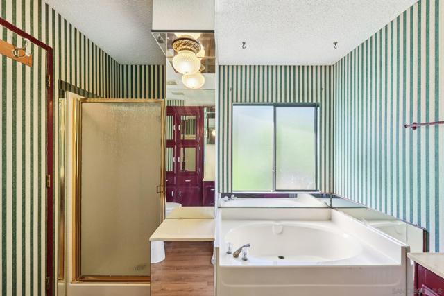 275 S Worthington St, Spring Valley CA: https://media.crmls.org/mediaz/a7915148-376d-4ea5-8747-922299d8904d.jpg