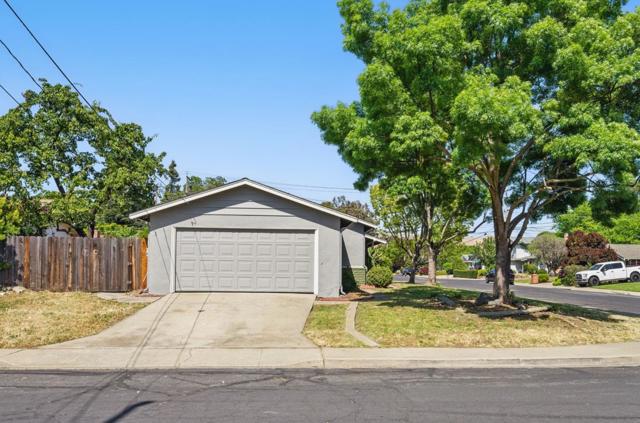 1693 Greentree Drive, Concord CA: https://media.crmls.org/mediaz/a7919e60-e413-445d-8421-b987c30de480.jpg