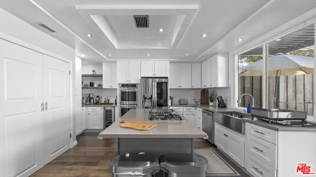 663 W Terrylynn Place, Long Beach CA: https://media.crmls.org/mediaz/a79225ab-0a12-4269-9696-4091a58accfa.jpg