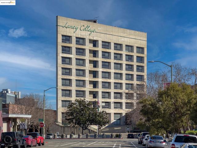 429 Euclid Ave, Oakland CA: https://media.crmls.org/mediaz/a7923a72-148d-4073-badd-3fa5f0838f9f.jpg