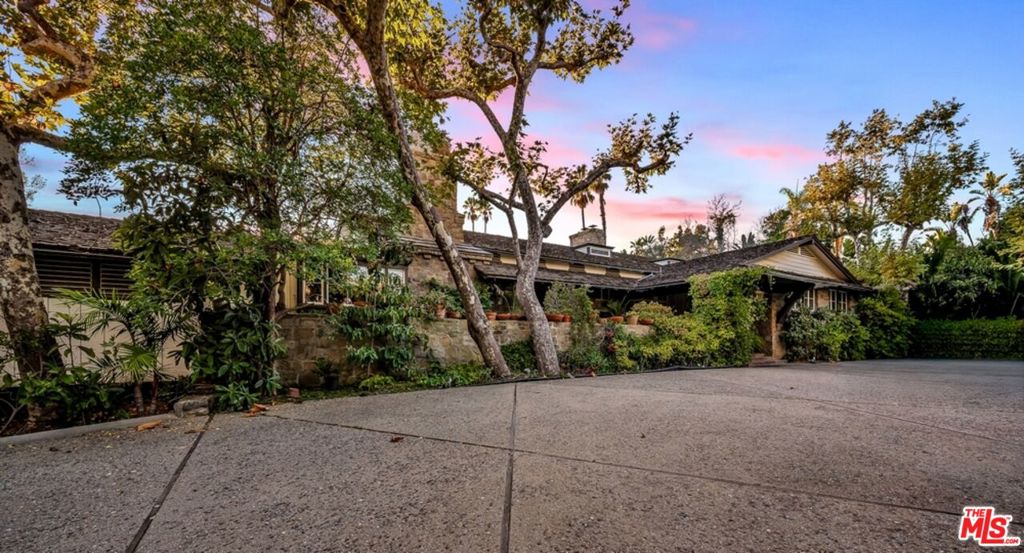 829 N Whittier Drive