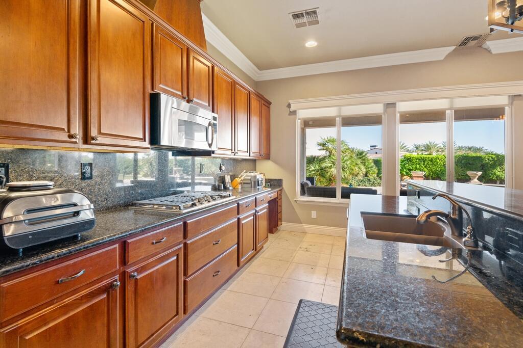 MLS #219138384DA image #5