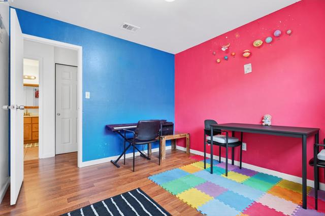 4300 Berk Ave, Richmond CA: https://media.crmls.org/mediaz/a794812b-085c-4c2c-8a40-91bb77743734.jpg