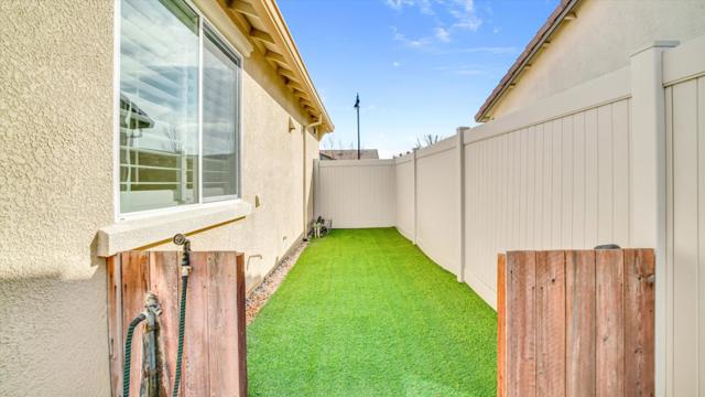 1467 Chestnut Hill Drive, Manteca CA: https://media.crmls.org/mediaz/a794c1ed-3e8a-4e23-939f-7b3a1b2caeaf.jpg