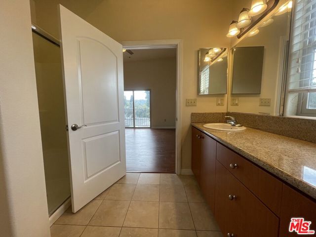 15024 Magnolia Boulevard, Sherman Oaks CA: https://media.crmls.org/mediaz/a794c448-4a5a-4684-806d-fc3e454661de.jpg