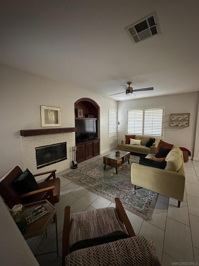 6289 Avenida De Las Vistas #2