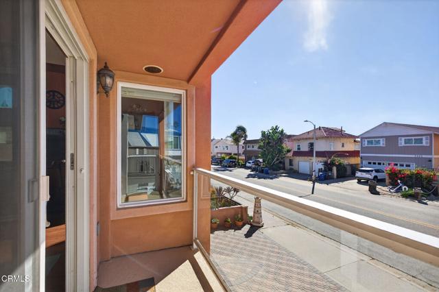 Detail Gallery Image 16 of 59 For 2408 Ocean Dr, Oxnard,  CA 93035 - 3 Beds | 3/1 Baths