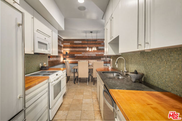 1133 N Clark Street, West Hollywood CA: https://media.crmls.org/mediaz/a7958a02-97ba-4a86-932e-dc4dcd0bd4b1.jpg