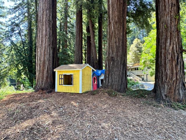 17981 Ogallala Warpath Road, Los Gatos CA: https://media.crmls.org/mediaz/a795d2d8-2a28-4be6-9e85-a6ab75317ac6.jpg