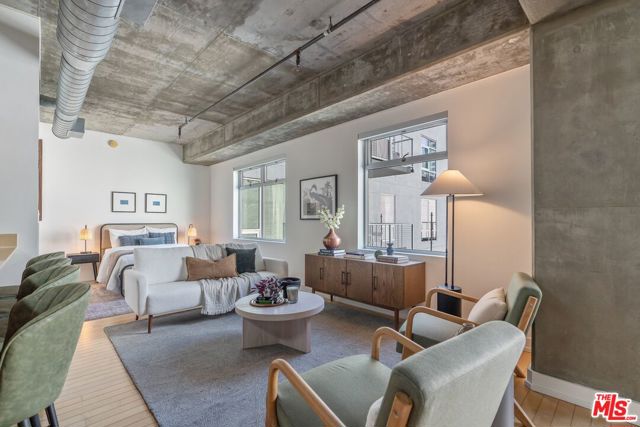 645 W 9th Street, Los Angeles CA: https://media.crmls.org/mediaz/a795fd10-3b21-4728-be36-d4d315a1bc27.jpg