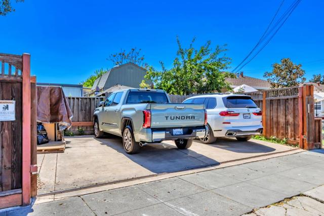 1101 Vine Street, San Jose CA: https://media.crmls.org/mediaz/a796c426-605e-410f-b637-c8e35c5b9d9a.jpg