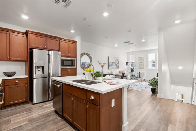 712 Amalfi Loop, Milpitas CA: https://media.crmls.org/mediaz/a79767af-c245-4e23-8932-6e0e4061db82.jpg