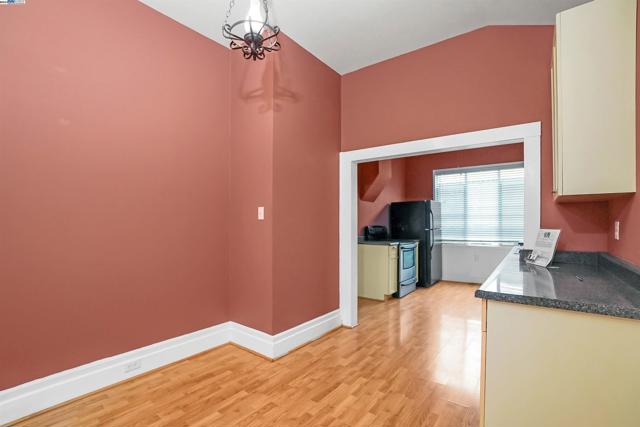 Image 18 of 29 For 772 Mcleod St