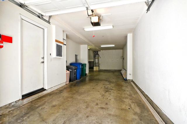 22894 Kingsford Way, Hayward CA: https://media.crmls.org/mediaz/a79859c8-bf33-457b-b8b6-fed0462306ff.jpg