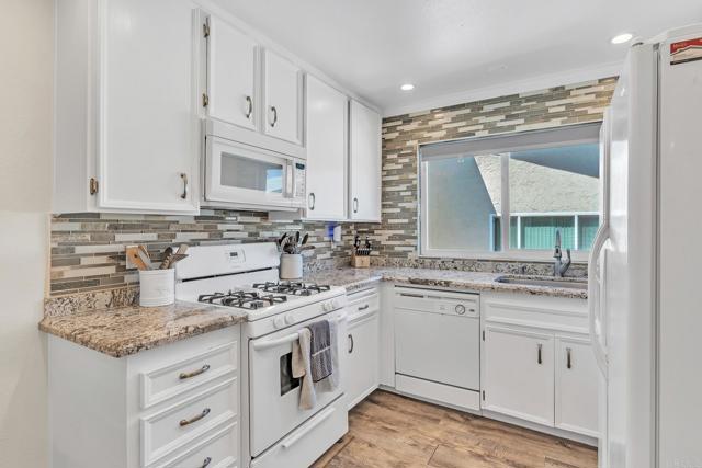 Detail Gallery Image 1 of 1 For 10760 N Magnolia Ave #B8,  Santee,  CA 92071 - 2 Beds | 1/1 Baths