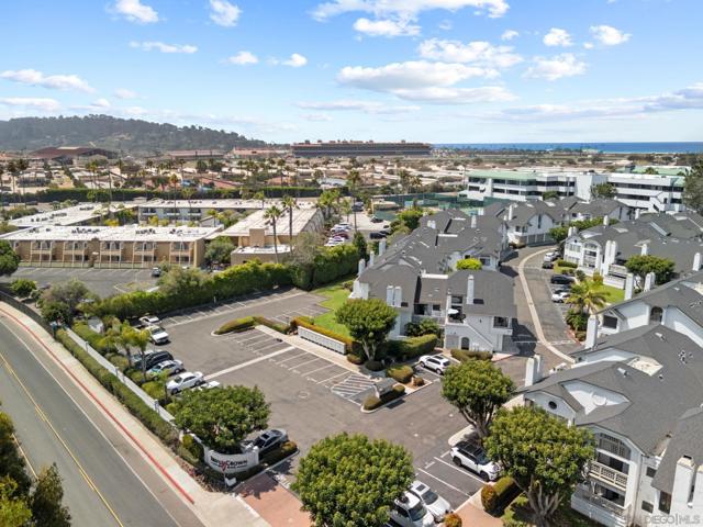 524 Via De La Valle,  CA: https://media.crmls.org/mediaz/a798ce62-2d4a-41e0-afa6-bbecb50dbf48.jpg