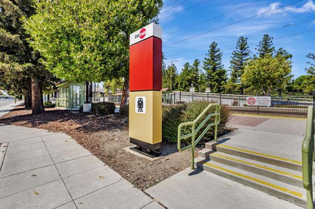 103 Whits Road, Mountain View CA: https://media.crmls.org/mediaz/a79a2f22-4fdb-4bc2-bb70-5caae691cb19.jpg