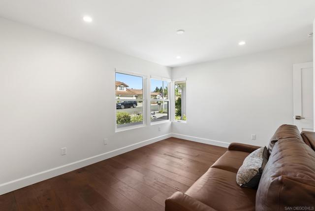 1458 Clark Court, Vista CA: https://media.crmls.org/mediaz/a79a34fa-e665-4875-8169-b4510929f006.jpg