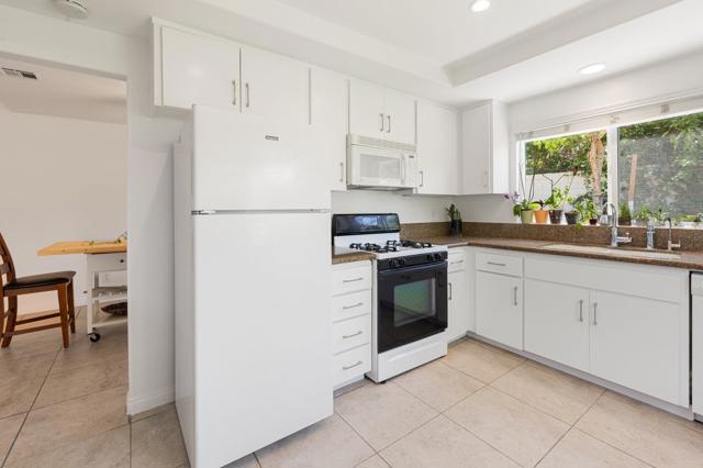 74965 San Ysidro Circle, Palm Desert CA: https://media.crmls.org/mediaz/a79ab6c2-7b81-49a0-8046-dec780279f8c.jpg