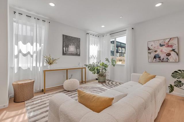 5565 Holly Bay Avenue, Dublin CA: https://media.crmls.org/mediaz/a79acfcb-1364-4ef7-a841-4fe2535f88a8.jpg