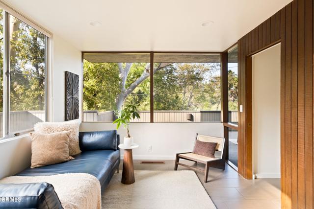 1256 Club House Drive, Pasadena CA: https://media.crmls.org/mediaz/a79b0cb6-8812-4e28-a3c4-32567e9db07e.jpg