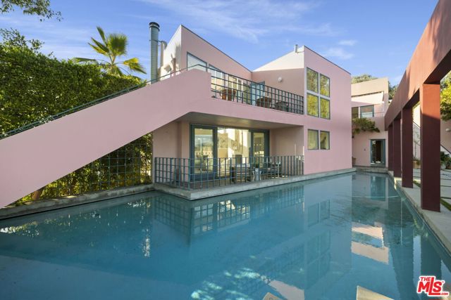 2980 Hollyridge Drive, Los Angeles CA: https://media.crmls.org/mediaz/a79b2427-f896-454b-8a27-e4cc64aefe76.jpg