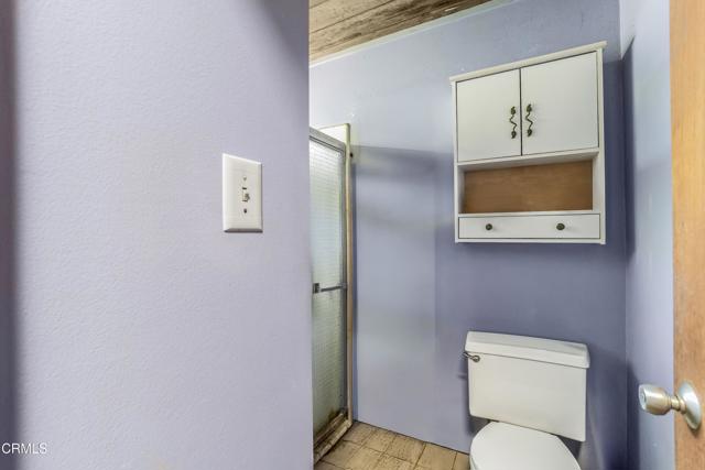 1412 Ellsworth Court, Thousand Oaks CA: https://media.crmls.org/mediaz/a79b895b-f8db-49e8-a406-a9c12c631d2d.jpg