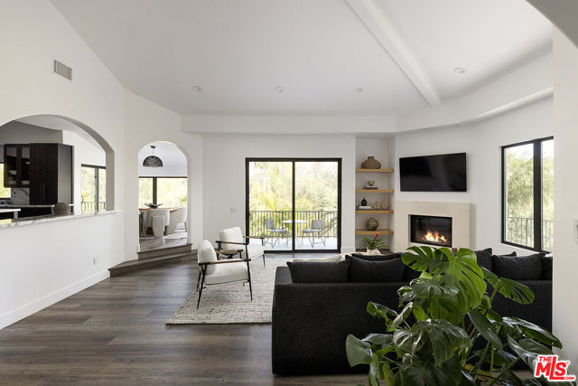 28902 Verde Mesa Lane, Malibu CA: https://media.crmls.org/mediaz/a79bb868-44f6-4479-bb54-b7596ff2f6fd.jpg