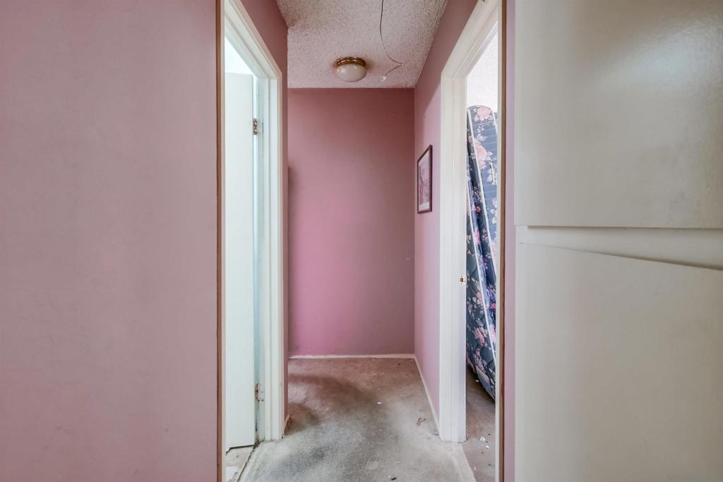 https://media.crmls.org/mediaz/a79cac00-dd31-49e5-b01b-c1526c400be5.jpg?preset=X-Large