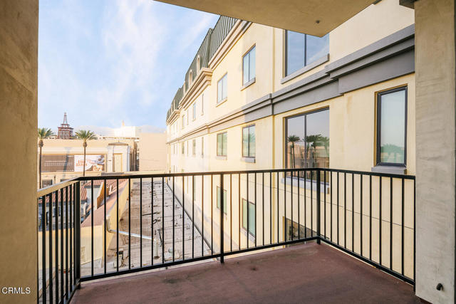 Detail Gallery Image 33 of 46 For 124 W Colorado St #404,  Glendale,  CA 91204 - 2 Beds | 2 Baths