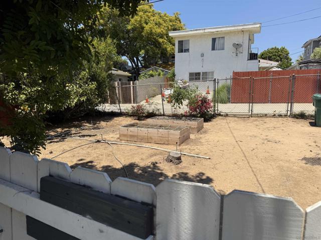 1260 LAW, San Diego CA: https://media.crmls.org/mediaz/a79ceabf-e2ee-425a-a997-5945655603af.jpg