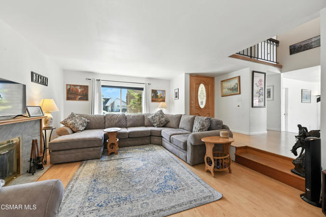 1589 N Alva Circle, Simi Valley CA: https://media.crmls.org/mediaz/a79f354a-36e6-44b2-81a6-a4015f8c747b.jpg