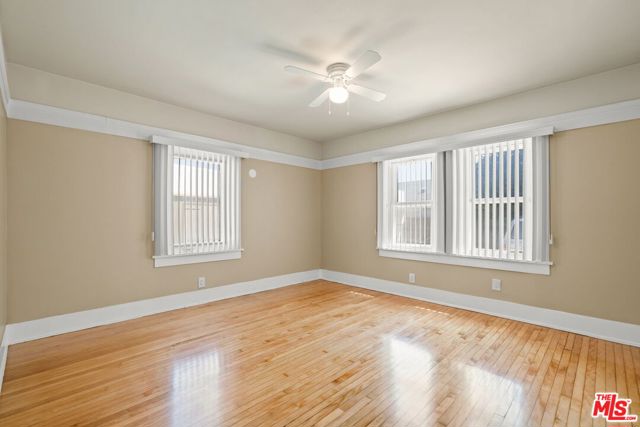 519 W Elm Avenue, Inglewood CA: https://media.crmls.org/mediaz/a7a20abf-58cf-4e55-be7e-063ba1e61dd6.jpg