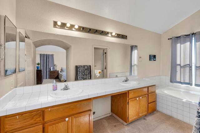 1928 Davis Drive, Los Banos CA: https://media.crmls.org/mediaz/a7a27857-cdb3-4e60-8a90-95c12669df1e.jpg
