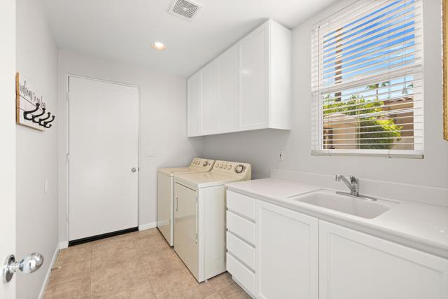 727 Arrowhead Drive, Palm Desert, CA 92211