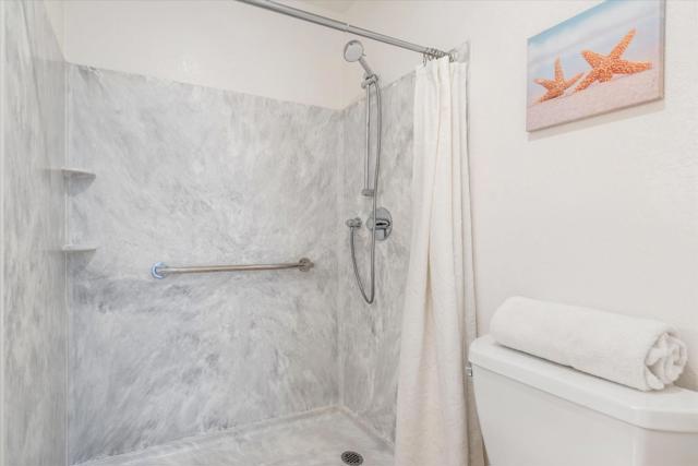 4250 El Camino Real, Palo Alto CA: https://media.crmls.org/mediaz/a7a2e332-ce67-43c2-b397-5bdd3ff5e220.jpg