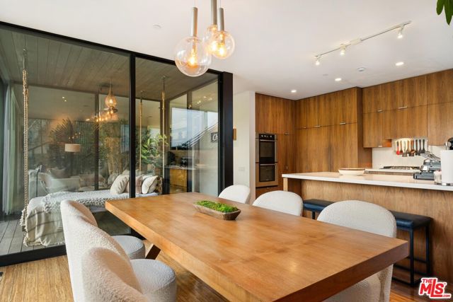 2020 Wattles Drive, Los Angeles CA: https://media.crmls.org/mediaz/a7a33abb-c969-4e80-8370-3559da426363.jpg