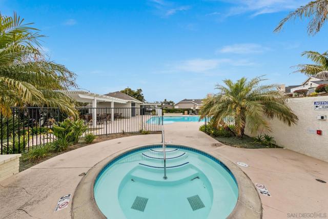 802 Spindrift Ln, Carlsbad CA: https://media.crmls.org/mediaz/a7a34eef-5a56-409c-ba16-72ac6e4b2279.jpg