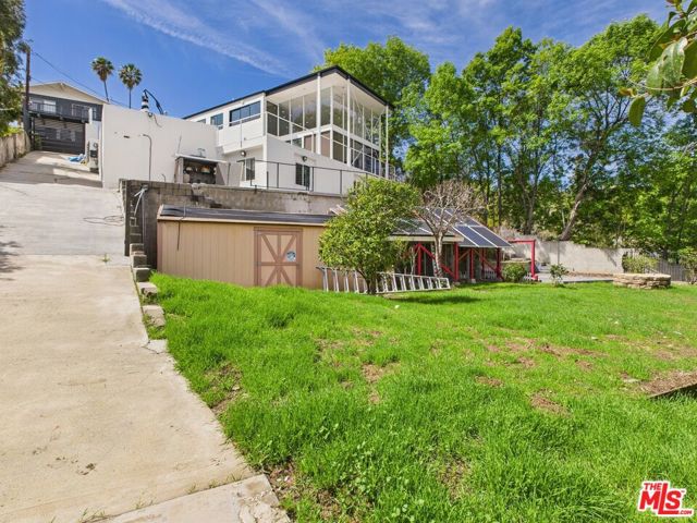 4942 Marmol Drive, Woodland Hills CA: https://media.crmls.org/mediaz/a7a3690a-b7ae-4846-abbe-58ef6d68cd9c.jpg