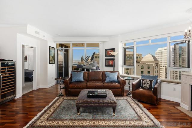 700 W Harbor Dr, San Diego CA: https://media.crmls.org/mediaz/a7a46b0b-eebe-48c9-9697-b9bc3be18cf8.jpg