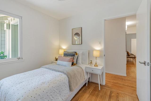 6827 Ridgewood Drive, Oakland CA: https://media.crmls.org/mediaz/a7a4a12d-3c7c-4919-95bb-f4e402847f91.jpg