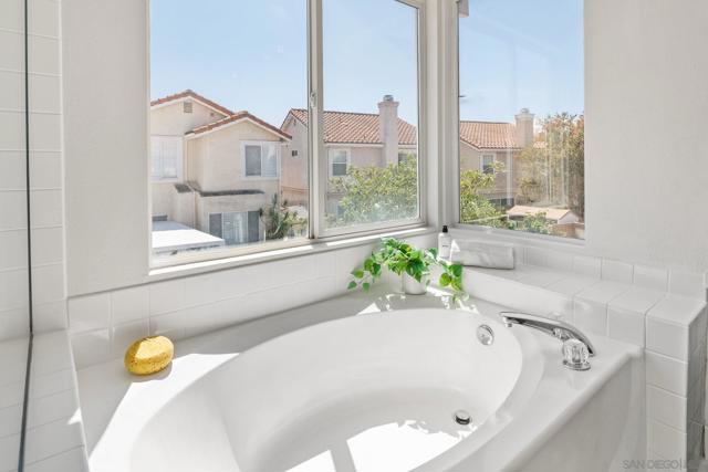 9471 Compass Point Dr S, San Diego CA: https://media.crmls.org/mediaz/a7a4b6a6-5c9d-4e3e-829f-d958c5218ea4.jpg