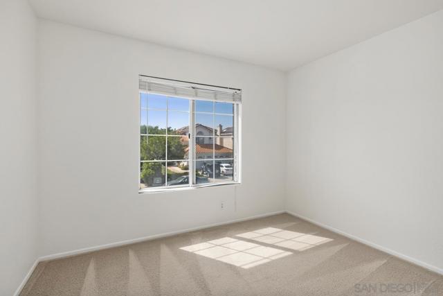 12305 Crisscross Ln, San Diego CA: https://media.crmls.org/mediaz/a7a4c352-9e6c-4a7c-9fd2-94c4b83e9b3a.jpg