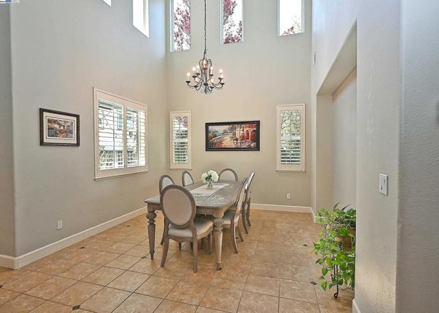 320 Oaks Bridge Pl, Pleasanton CA: https://media.crmls.org/mediaz/a7a4c8ba-eb09-4b54-a883-1da5feaa66e1.jpg