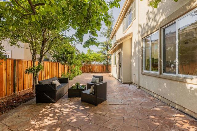 4008 Mount Vernon Pl, Dublin CA: https://media.crmls.org/mediaz/a7a4d2fb-026f-412f-91d3-8501b1385a27.jpg